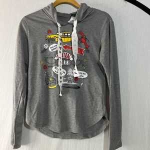 Friends Junior's M Grey Lightweight Graphic Pullover new without tags